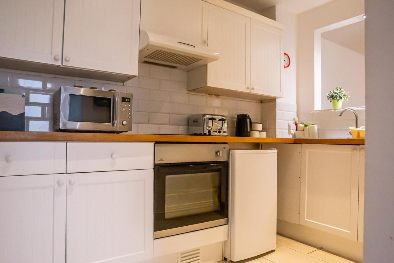 הייסטינגס Stylish Modern Mews House In Central St Leonards מראה חיצוני תמונה